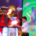 Api obor Porprov Jatim 2025 saat tiba di pelataran utama Gedung Negara Grahadi, Minggu (22/6/2025) malam | Foto: Dap/Ist