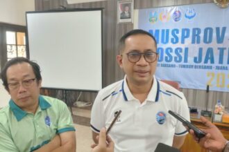 Ketua Umum Pengprov POSSI Jawa Timur, Mirza Muttaqien, menyampaikan keterangan kepada awak media di Gedung BPSDM Jawa Timur, Kota Malang, Jumat (27/6/2025) | Foto: Dimas AP/BI