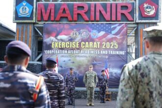 Upacara penutupan Latma CARAT 2025 digelar di Pusat Latihan Tempur 5 Banongan, Situbondo, Jawa Timur, Minggu (29/6/2025) | Sumber Foto: Dispen Koarmada II