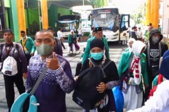 Kedatangan kloter pertama jamaah haji asal Tulungagung di Asrama Haji Debarkasi Surabaya, Kamis (12/6/2025) | Foto: Ist/Dimas AP