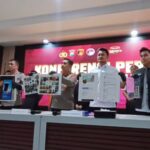 Konferensi pers ungkap kasus grup Facebook 'Gay Khusus Surabaya' di Mapolres Pelabuhan Tanjung Perak, Senin (16/6/2025) | Foto: Dimas AP/Ist