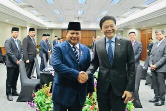 Presiden Prabowo Subianto dan PM Singapura Lawrence Wong, usai pertemuan tahunan Leaders’ Retreat pada Senin (16/6/2025) | Sumber Foto: Biro Pers Setpres