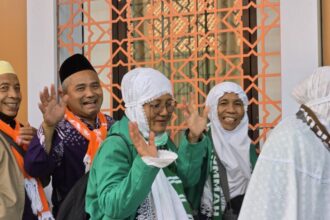 dok. Jemaah haji Debarkasi Surabaya kloter pertama saat tiba di Bandara Internasional Juanda, Kamis (12/6/2025) pukul 10.10 WIB | Sumber Foto: Kemenag RI