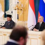 Presiden Republik Indonesia Prabowo Subianto dan Presiden Federasi Rusia Vladimir Putin menggelar pertemuan bilateral yang intens dan produktif di Istana Konstantinovsky, St. Petersburg, Kamis (19/6/2025) | Sumber Foto: Biro Pers Setpres