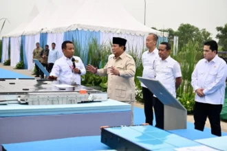 Presiden Prabowo Subianto meresmikan groundbreaking ekosistem industri baterai kendaraan listrik terintegrasi konsorsium ANTAM-IBC-CBL di Artha Industrial Hills (AIH), Karawang, Jawa Barat, Minggu, (29/6/2025) | Sumber Foto: Biro Pers Setpres