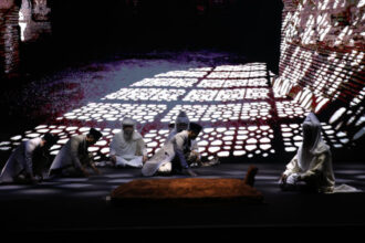 Tablo teater dan musik bertajuk "Imam Al-Bukhari dan Sukarno", di Balai Budaya Surabaya pada Jumat (27/6/2025) | Sumber Foto: Pr/Istimewa