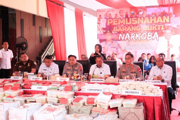 Konferensi pers pemusnahan barang bukti narkoba di Markas Polda Jawa Timur, Rabu (9/7/2025) | Foto: Ariandi K/BI