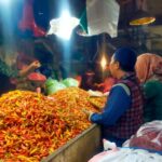 Pedagang cabai rawit di Pasar Keputran Utara, Kota Surabaya, Jawa Timur, Rabu (5/3/2025) malam (Foto: dok. Dna/BI)