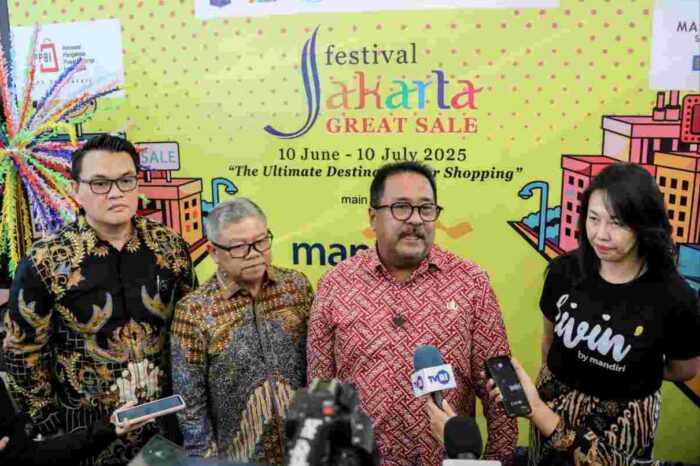 Wakil Gubernur (Wagub) DKI Jakarta, Rano Karno, dalam acara penutupan Festival Jakarta Great Sale (FJGS) 2025 di Mal Atrium Senen, Jakarta Pusat, Kamis (10/7/2025) | Sumber Foto: Pemprov DKI
