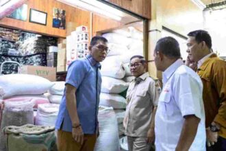 Gubernur DKI Jakarta, Pramono Anung, saat membuka Lomba Digitalisasi Pasar di Pasar Santa, Kebayoran Baru, Jakarta Selatan, Selasa (22/7/2024) | Sumber Foto: Kominfo DKI