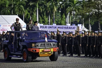 Presiden Prabowo Subianto memimpin Upacara Peringatan ke-79 Hari Bhayangkara Tahun 2025 yang digelar di Monumen Nasional (Monas), Jakarta, pada Selasa, 1 Juli 2025 | Sumber Foto: Biro Pers Setpres
