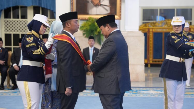 Presiden Prabowo Subianto menganugerahkan Tanda Kehormatan Republik Indonesia kepada para tokoh di Istana Negara, Jakarta, Senin, 25 Agustus 2025 | Foto: Biro Pers Setpres