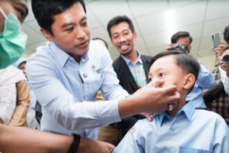 Pelaksanaan perdana Program Cek Kesehatan Gratis (CKG) di SD Prestasi Global, Depok, Jawa Barat, Senin (4/8/2025) | Foto: Kemenkes RI