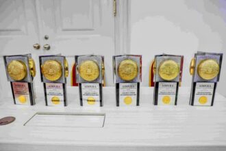 Ilustrasi: Piala Adipura Tahun 2023 untuk seluruh kota dan kabupaten administrasi di Pemprov DKI Jakarta | Foto: dok. Pemprov DKI