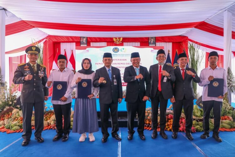 Penyerahan remisi dilakukan secara simbolis di Lapas Perempuan (LPP) Kelas IIA Semarang, Minggu (17/8/2025) | Sumber Foto: dok. Hum Jateng