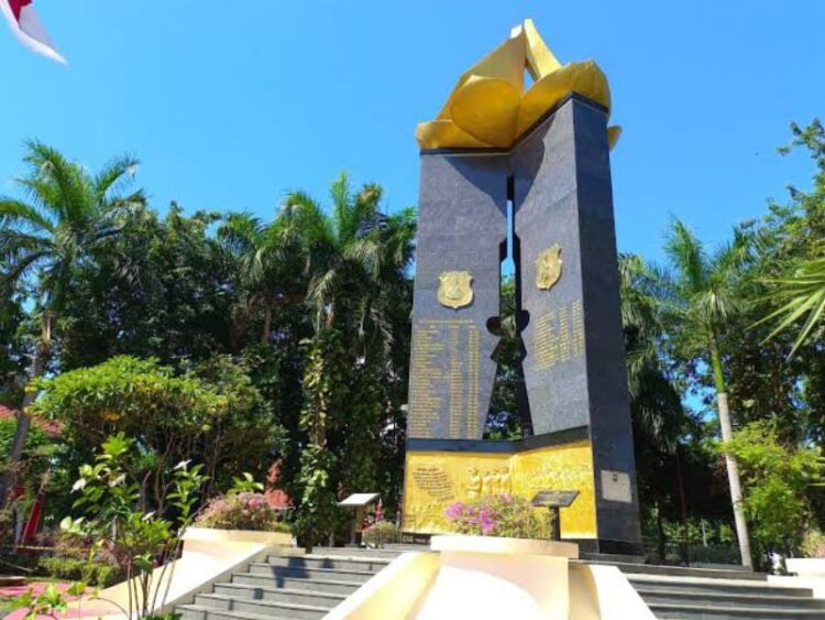 Monumen Kepolisian Negara Republik Indonesia (Polri) di Jalan Polisi Istimewa, Surabaya (dok. Divhum Polri)