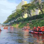 Penyusuran Sungai Ciliwung di aliran Kanal Banjir Barat, Kamis (31/7/2025) | Foto: dok. Kominfo DKI