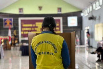 Ilustrasi: Warga binaan Lapas/Rutan di Jawa Timur menyalurkan hak pilihnya dalam Pilkada 2024 pada Rabu (27/11/2024) | Foto: dok. Kemenkum Jatim
