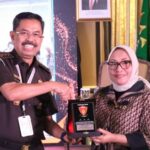 Menteri PPPA, Arifah Fauzi (kanan), saat menghadiri Rapat Evaluasi Kinerja Semester I 2025 Bidang Tindak Pidana Umum Kejagung di Jakarta, Selasa (5/8/2025) | Foto: dok. Kemen PPPA