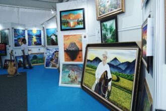 Lukisan hasil karya Warga Binaan yang ditampilkan dalam IPPAFest 2025 | Foto: dok. Kemenimipas