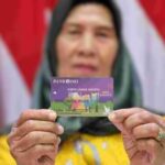 Ilustrasi: Warga penerima bantuan sosial Kartu Lansia Jakarta (KLJ) | Foto: dok. Pemprov DKI