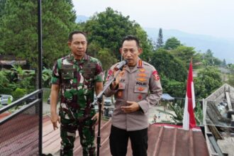 Kapolri Jenderal Pol. Listyo Sigit Prabowo dan Panglima TNI Jenderal Agus Subiyanto | Sumber Foto: Divhum Polri