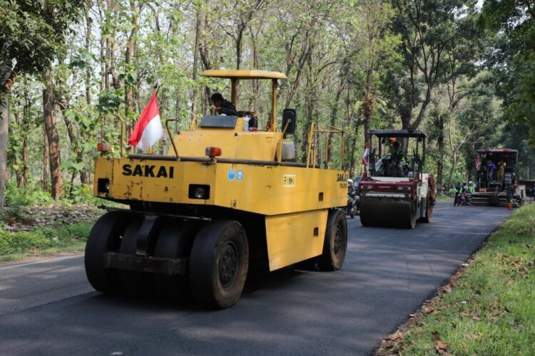 dok. Perbaikan jalan di wilayah Provinsi Jawa Tengah | Foto: Pemprov Jateng
