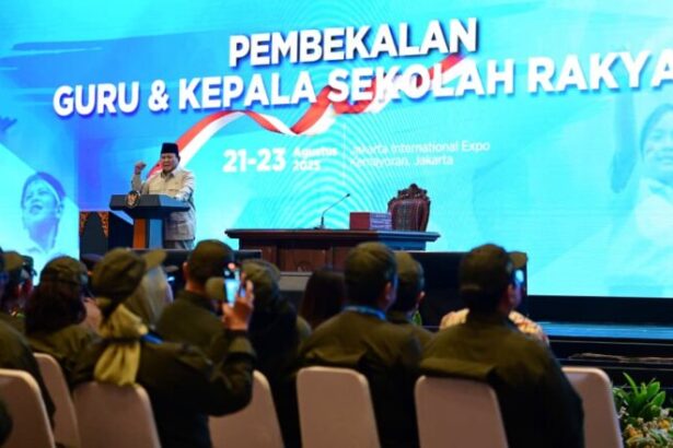 Presiden Prabowo Subianto, dalam acara pengarahan kepada guru dan kepala Sekolah Rakyat di JI-Expo, Kemayoran, Jakarta, Jumat, 22 Agustus 2025 | Foto: Biro Pers Setpres