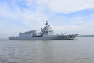 KRI Brawijaya-320 (BWJ-320) saat tiba di Dermaga Madura Koarmada II, Ujung Surabaya, Rabu (10/9/2025) | Sumber Foto: Dispen Koarmada II