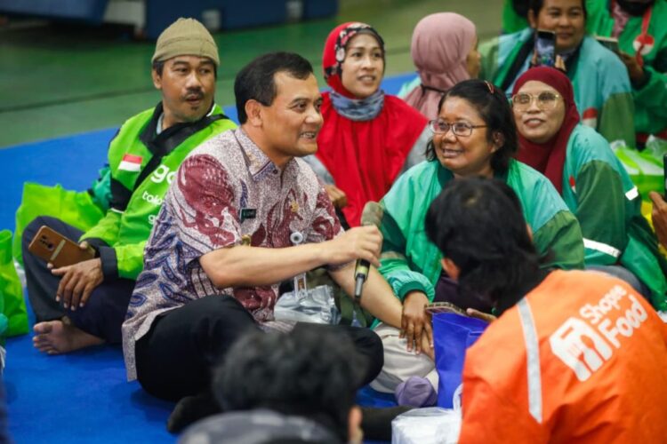 Sarasehan Mitra Ojek Online (Ojol) dan Angkutan Sewa Khusus (ASK) bersama Gubernur Jateng, Ahmad Luthfi, di GOR Jatidiri Semarang, Jumat (12/9/2025) | Foto: dok. Hum Jateng