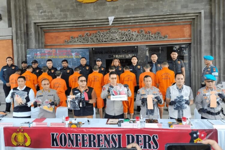 Konferensi pers ungkap kasus demonstrasi berujung ricuh yang digelar di Mapolda Bali, Selasa (16/9/2025) | Sumber Foto: Hum Polda Bali