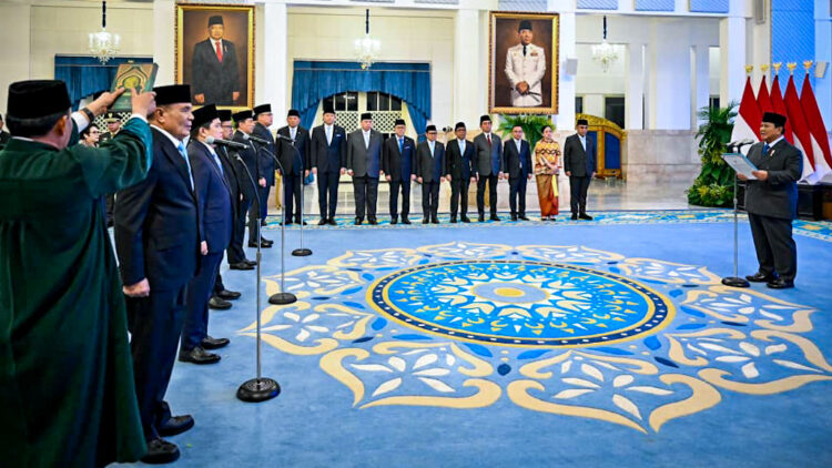 Presiden Prabowo Subianto secara resmi melantik dua jabatan menteri dan tiga Wamen Kabinet Merah Putih sisa masa jabatan 2024-2029, di Istana Negara, Jakarta, Rabu (17/9/2025) | Sumber Foto: Biro Pers Setpres