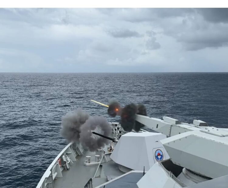 KRI REM-331 melaksanakan simulasi peperangan di Laut Banda pada Kamis (25/9/2025) | Sumber Foto: Dispen Koarmada II