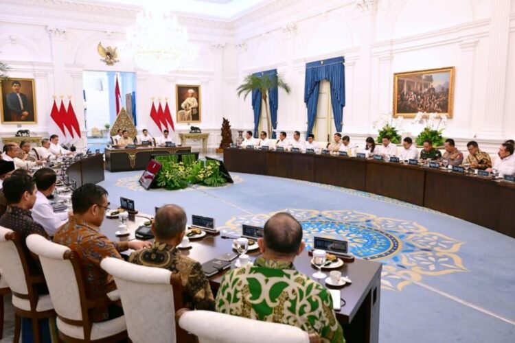 Presiden Prabowo Subianto memimpin rapat terbatas di Istana Merdeka, Jakarta, Kamis (4/9/2025) | Foto: Biro Pers Setpres