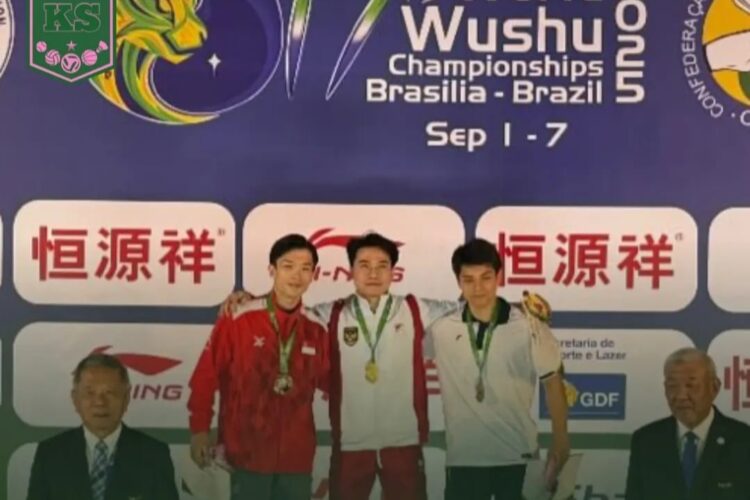 Atlet wushu asal Jawa Timur, Seraf Naro Siregar (tengah), dalam Kejuaraan Dunia Wushu 2025 di Brasilia, Brasil | Foto: Ist/Dimas Ap