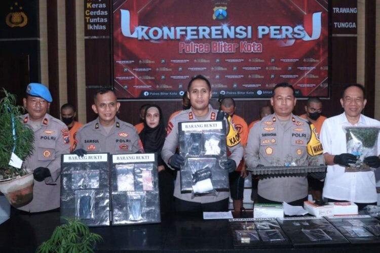 Konferensi pers ungkap kasus narkoba di Polres Blitar Kota, Polda Jawa Timur, Rabu (10/9/2025) | Foto: Hum-res Blitar Kota
