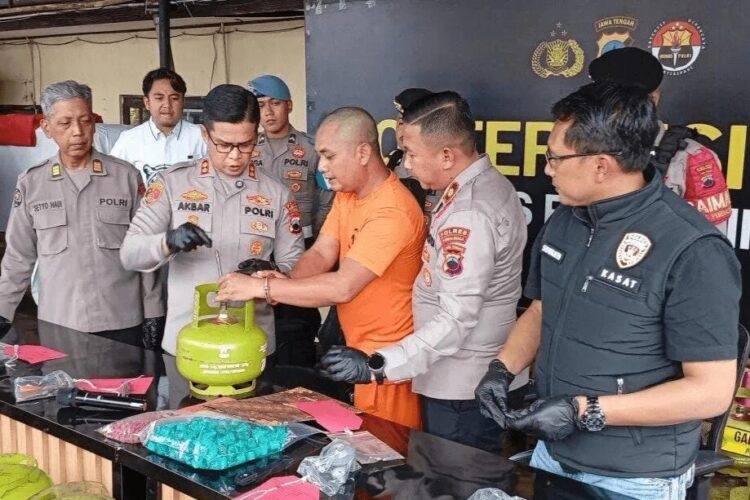 Konferensi pers ungkap kasus penyalahgunaan LPG subsidi di Mapolres Purbalingga, Jumat (12/9/2025) | Sumber Foto: Hum-Res