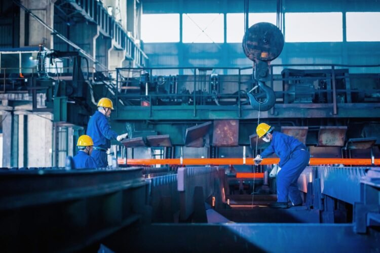 Ilustrasi industri manufaktur atau nonmigas | Sumber Foto: freepik