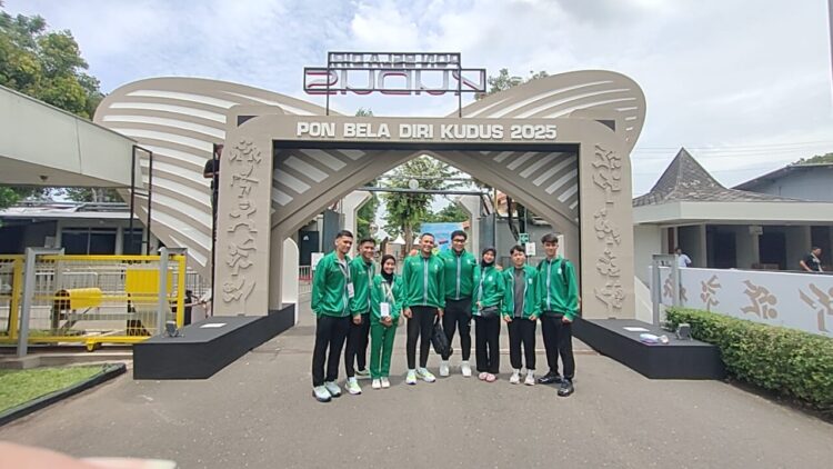 Atlet karateka Jawa Timur pada ajang PON Bela Diri 2025 di Kudus | Foto: Dimas Ap/BI