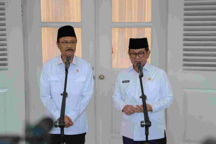 Gubernur DKI Jakarta, Pramono Anung saat menerima kunjungan Mensos Saifullah Yusuf di Balai Kota Jakarta, Jumat (24/10/2025) | Foto: Kominfotik DKI