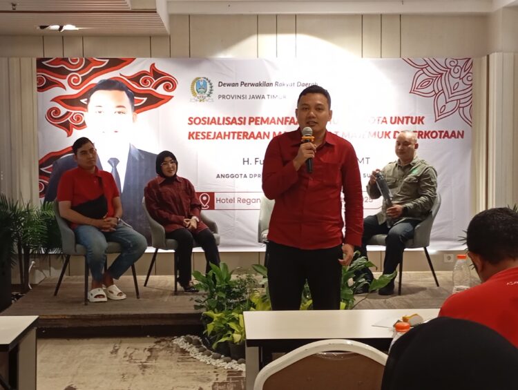 Anggota Komisi C DPRD Jatim, Fuad Benardi saat menghadiri "Sosialisasi Pemanfaatan Hutan Kota untuk Kesejahteraan Masyarakat Majemuk di Perkotaan", yang digelar Surabaya, Senin (27/10/2025) malam | Foto: Ist/Dimas Ap