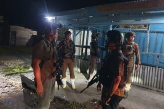 Personel Satgas Damai Cartenz bersama Polres Yahukimo, saat mengamankan tempat kejadian perkara (TKP) | Sumber Foto: Hum Polri