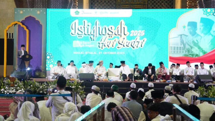 Istighosah Hari Santri 2025 bertajuk "Doa Santri untuk Negeri”, di Masjid Istiqlal, Jakarta, Selasa (21/10/2025) | Foto: Kemenag