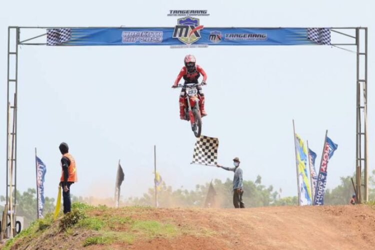 dok. Kejuaraan nasional motocross yang diselenggarakan di Sirkuit Selapajang, Neglasari, Kota Tangerang, Banten | Sumber Foto: Kominfo Kota Tangerang