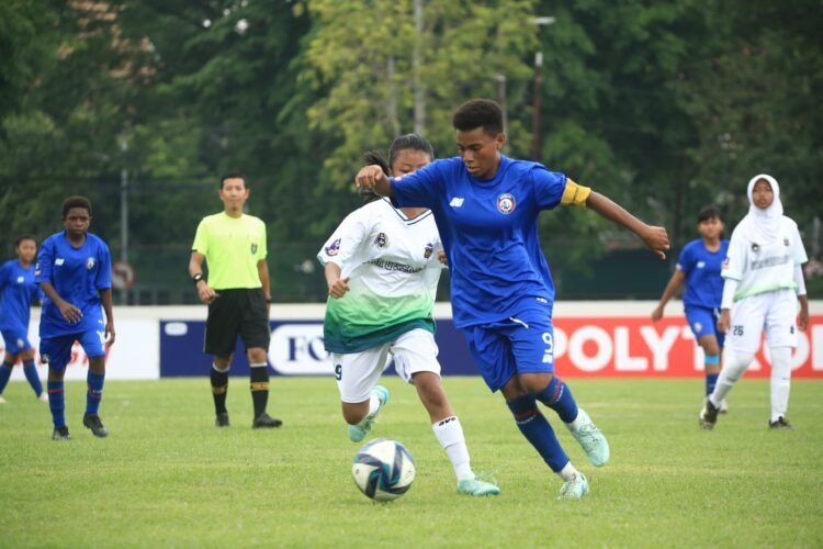 Arema FC Women Vs Star Generation dalam laga Hydro Plus Soccer League 2025-2026 di Lapangan Bogowonto, Surabaya, Sabtu (8/11/2025) | Foto: Ist/Dimas Ap
