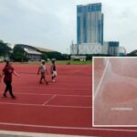 Kondisi lintasan lari Lapangan Jatim Seger di Surabaya menggelembung usai diguyur hujan deras pada Senin (10/11/2025) | Foto: Dimas Ap/Ist