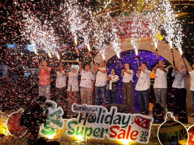 Pembukaan Surabaya Holiday Super Sale (SHSS) di Pakuwon City Mall, Minggu (30/11/2025) | Foto: Dimas AP/BI