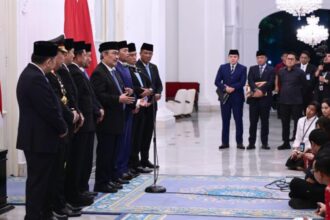 Ketua Komisi Percepatan Reformasi Polri, Jimly Asshiddiqie, memberikan keterangan pers usai pelantikan di Istana Merdeka, Jakarta, Jumat (7/11/2025) | Sumber Foto: Biro Pers Setpres