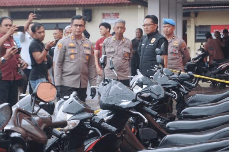 Konferensi pers ungkap kasus pencurian kendaraan bermotor di Mapolres Purbalingga, Jawa Tengah, Selasa (11/11/2025) | Sumber Foto: Hum-Res