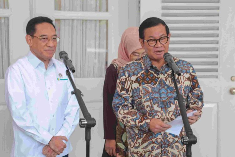 Gubernur DKI Jakarta Pramono Anung, usai menerima audiensi Wamenkes RI Benjamin Paulus Octavianus, di Balai Kota Jakarta, Kamis (13/11/2025) | Sumber Foto: Kominfotik DKI